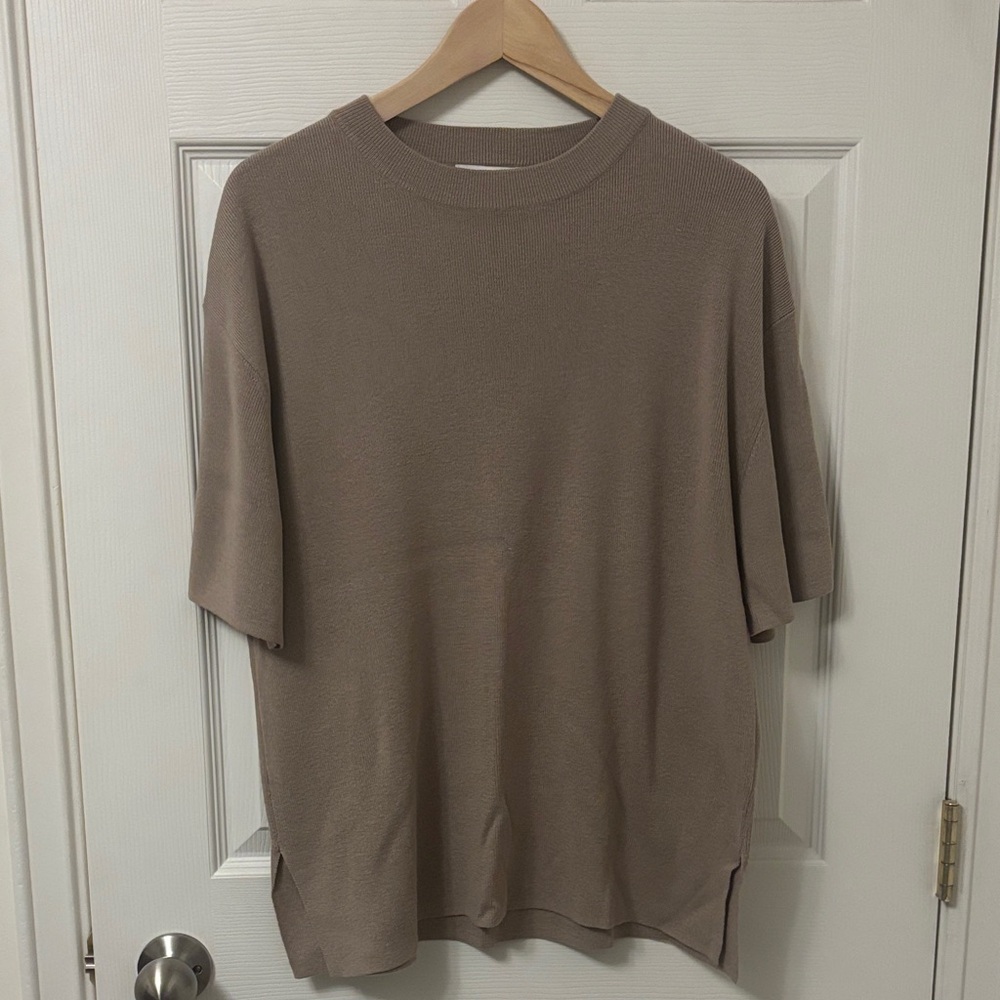 H&M Women’s Knitted Taupe Short Sleeve Tee